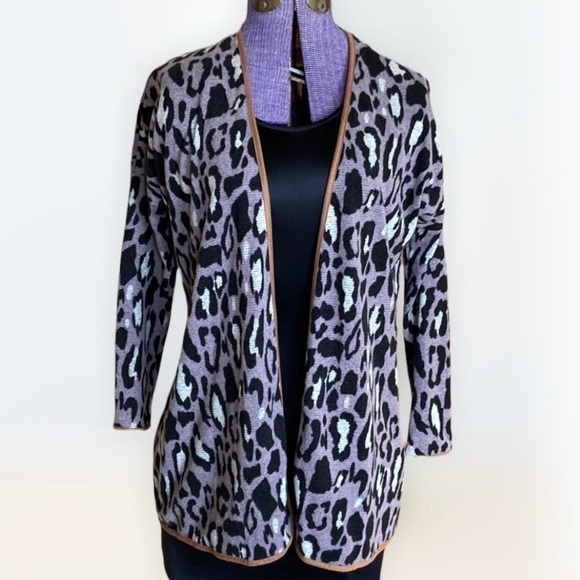 𝅺🖤 peach Love Leopard Print Cardigan Sz M - Picture 1 of 8